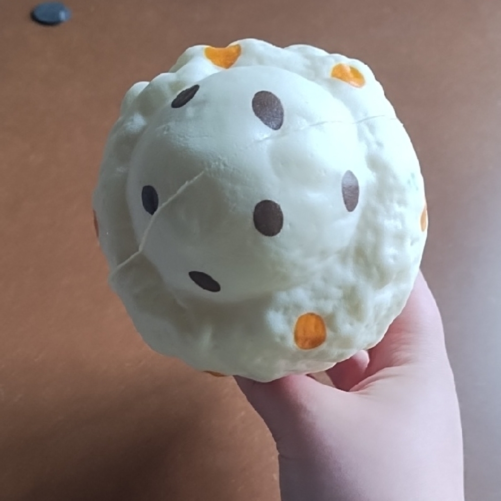 🦋 10 For $10 🦋 Ice Cream Cone Squishy Toy - Orange and White - Picture 3 of 4